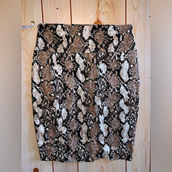 Snake skin pencil skirt- small - Picture 1 of 6